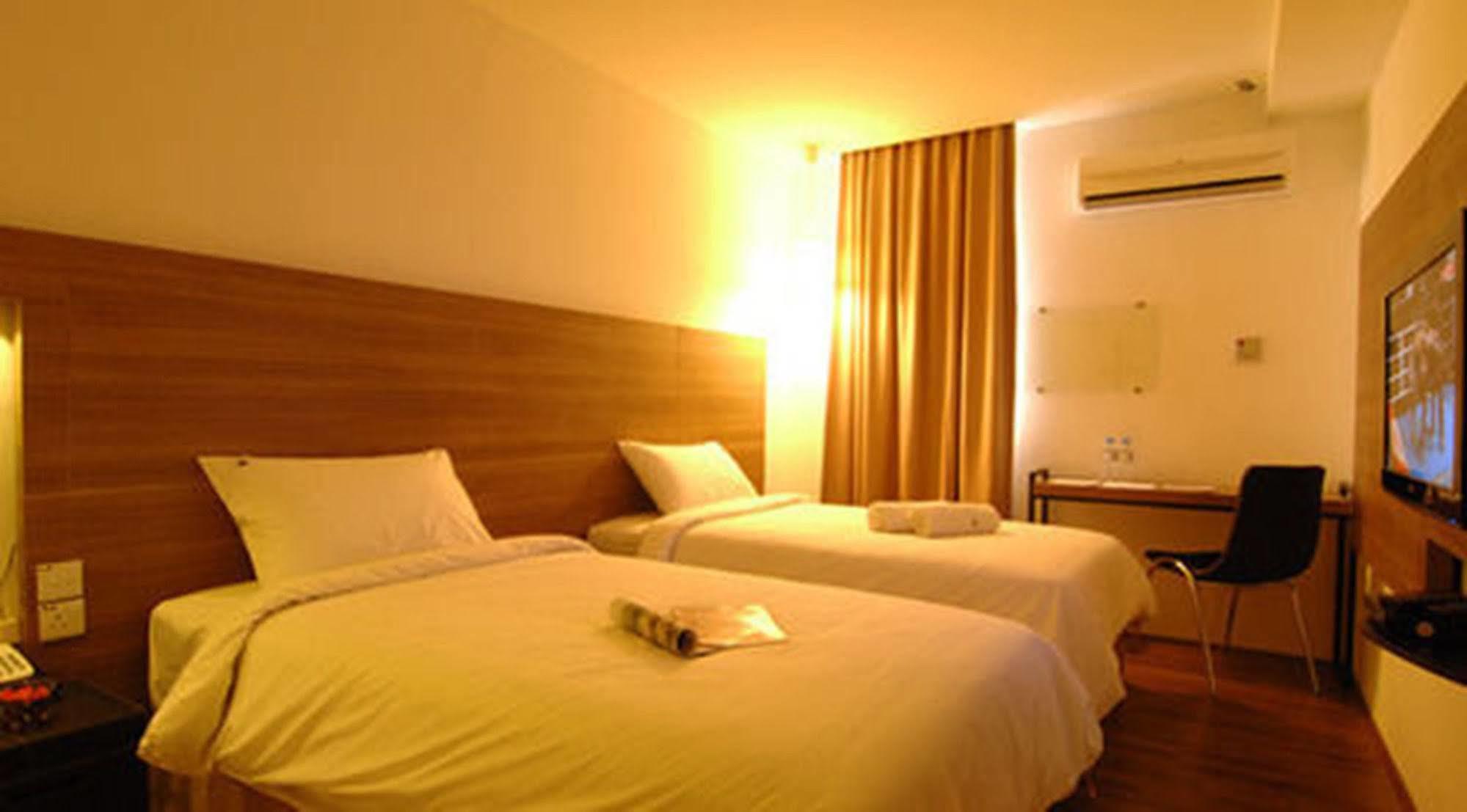 The Leverage Business - Bandar Baru Mergong Hotel 3*