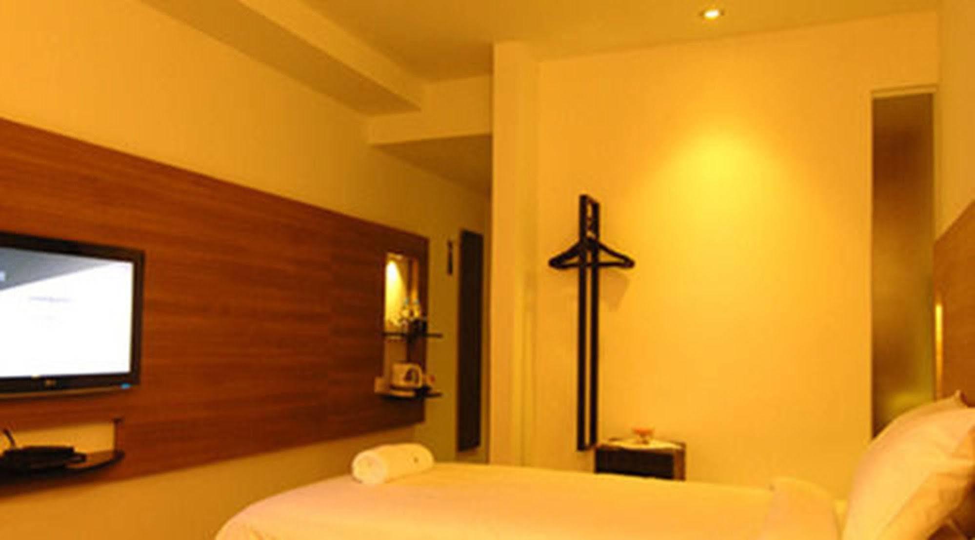 Hotel The Leverage Business - Bandar Baru Mergong