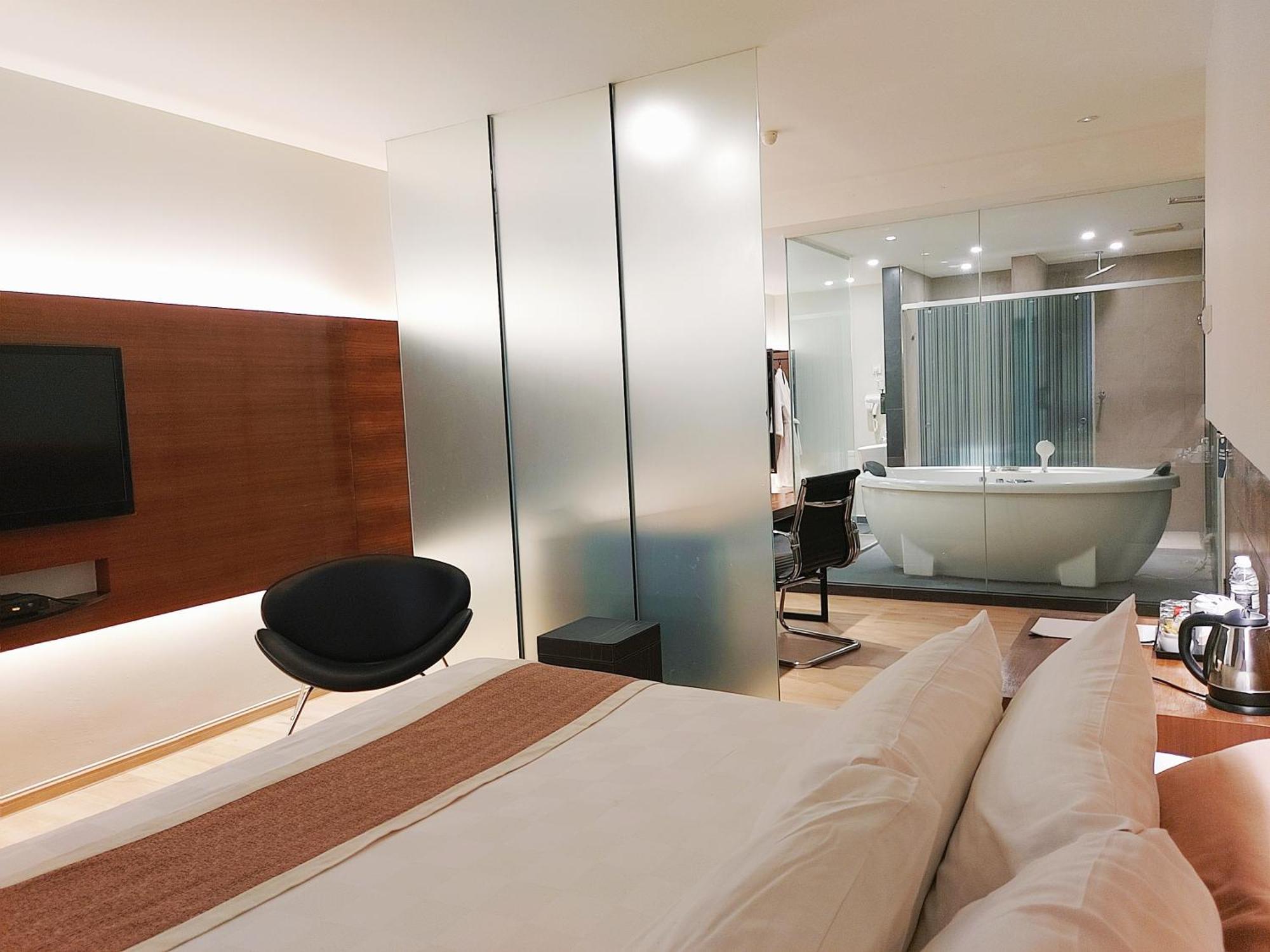 The Leverage Business - Bandar Baru Mergong